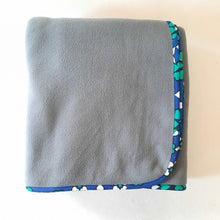Load image into Gallery viewer, Kioko Border Fleece Blanket