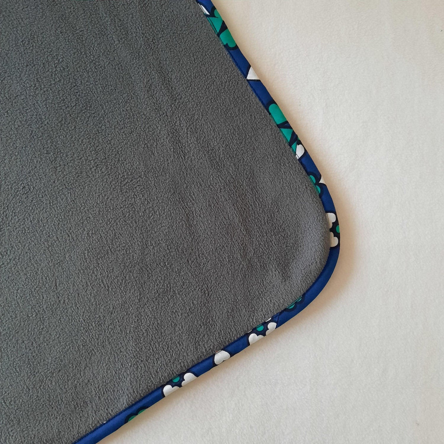 Kioko Border Fleece Blanket