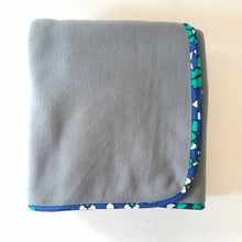Load image into Gallery viewer, Kioko Border Fleece Blanket
